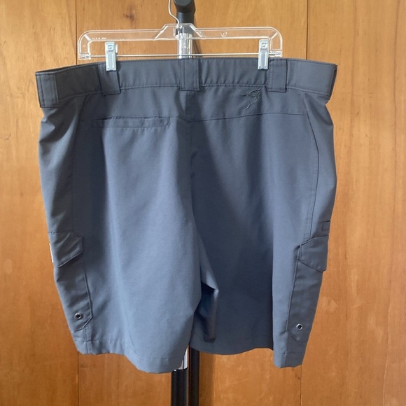 Bimini Bay Outfitters Men's Gray Cargo Shorts Size 42 - Picture 2 of 7